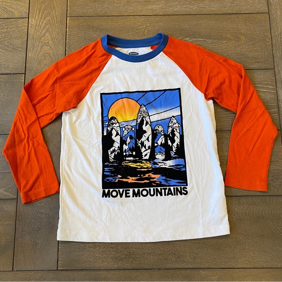 Old Navy long sleeve graphic t-shirt - Picture 1 of 5